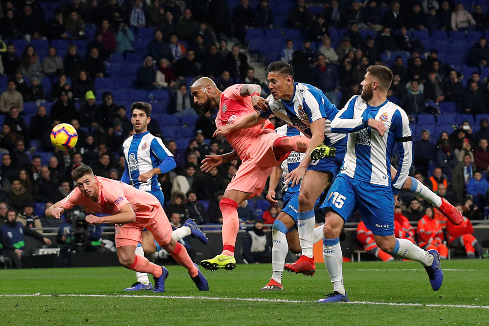 瓦伦西亚客场反超，战胜劲敌