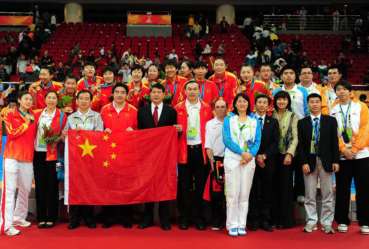 中国羽毛球队翻盘韩国羽毛球队，安赛龙制霸全场