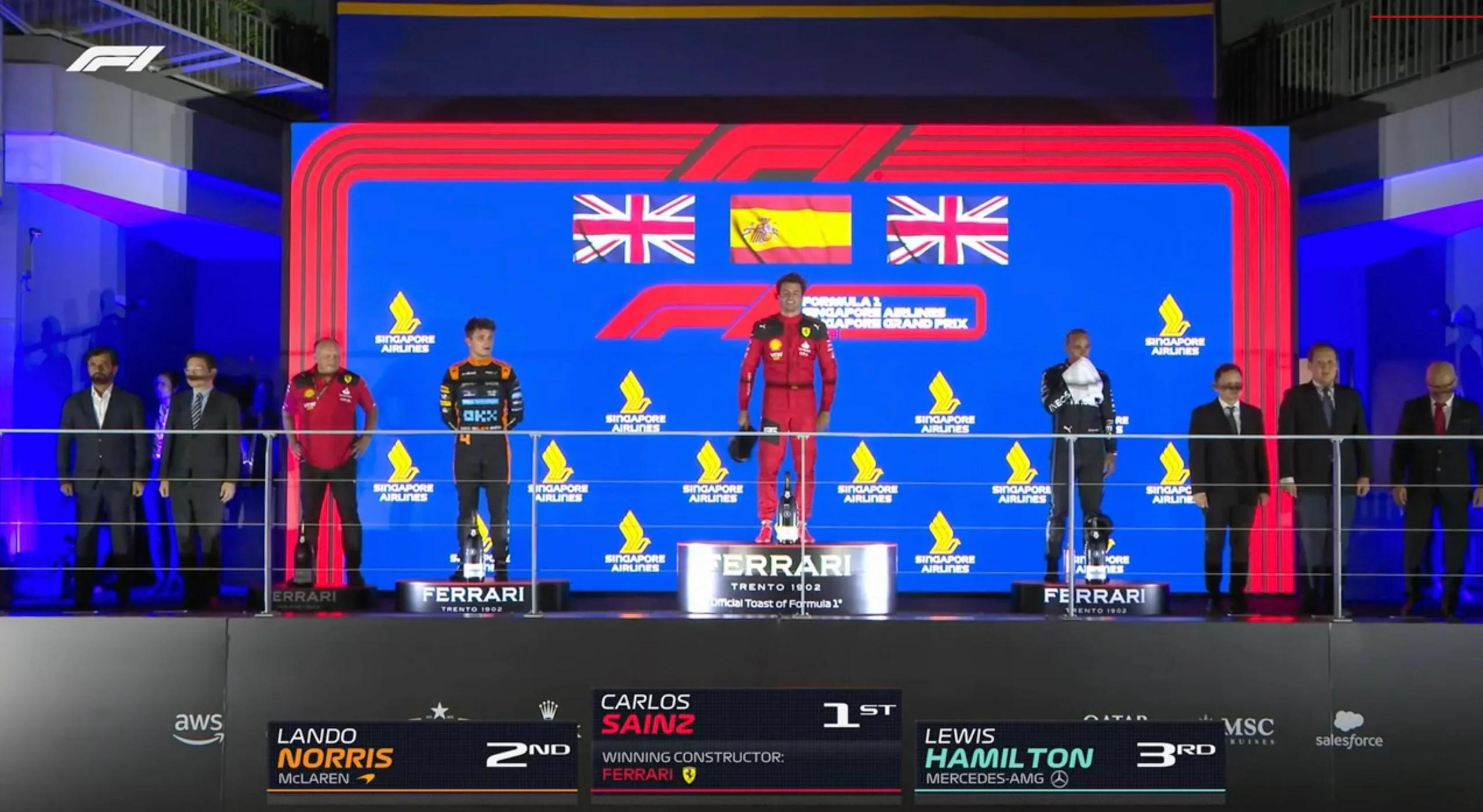 梅赛德斯碾压迈凯伦，汉密尔顿惊艳四座