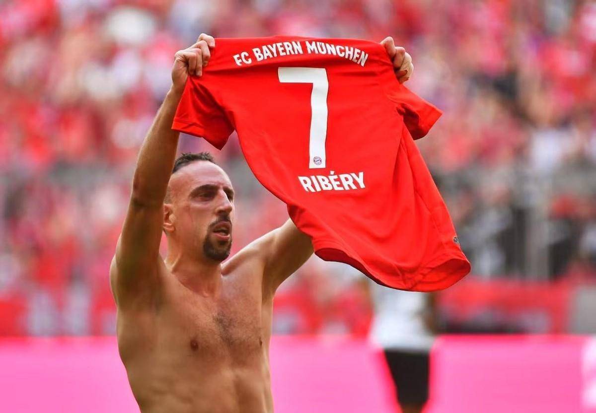 中国逆转曼联，穆勒点燃赛场