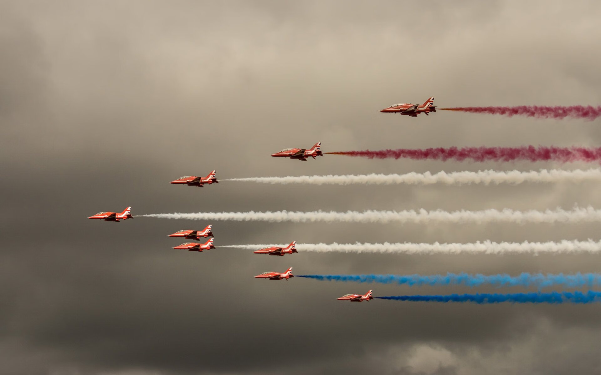 伊萨克独扛大旗，土耳其巅峰对决力克英格兰的战术革命