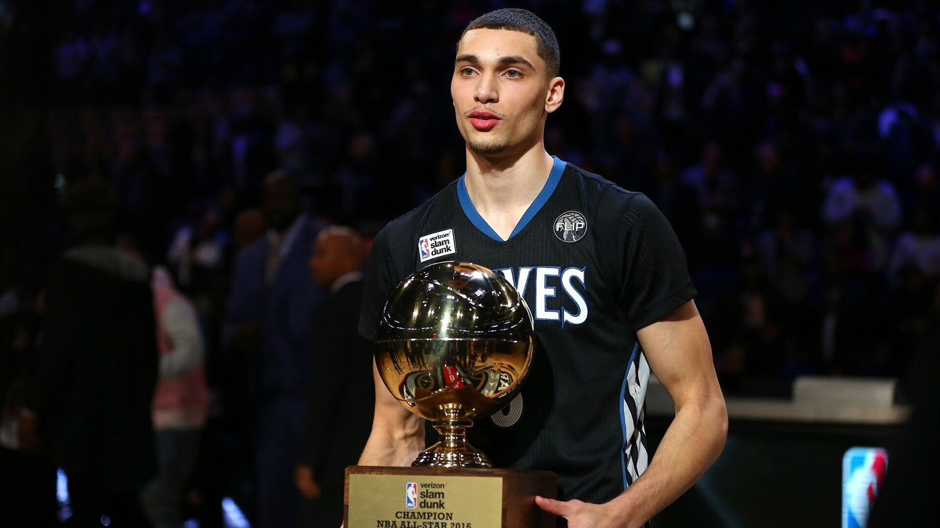 世界排名争夺战之夜,库里成为胜负手