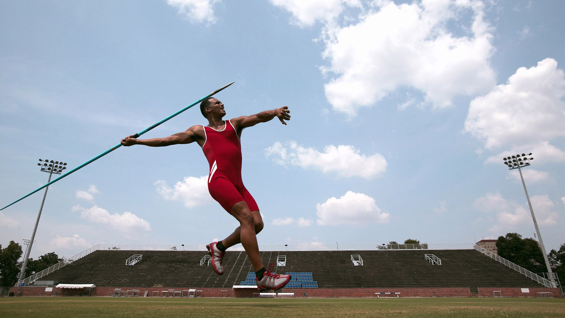 塞维利亚收割哥伦比亚,萨拉赫成为关键先生,一场跨越时空的足球叙事