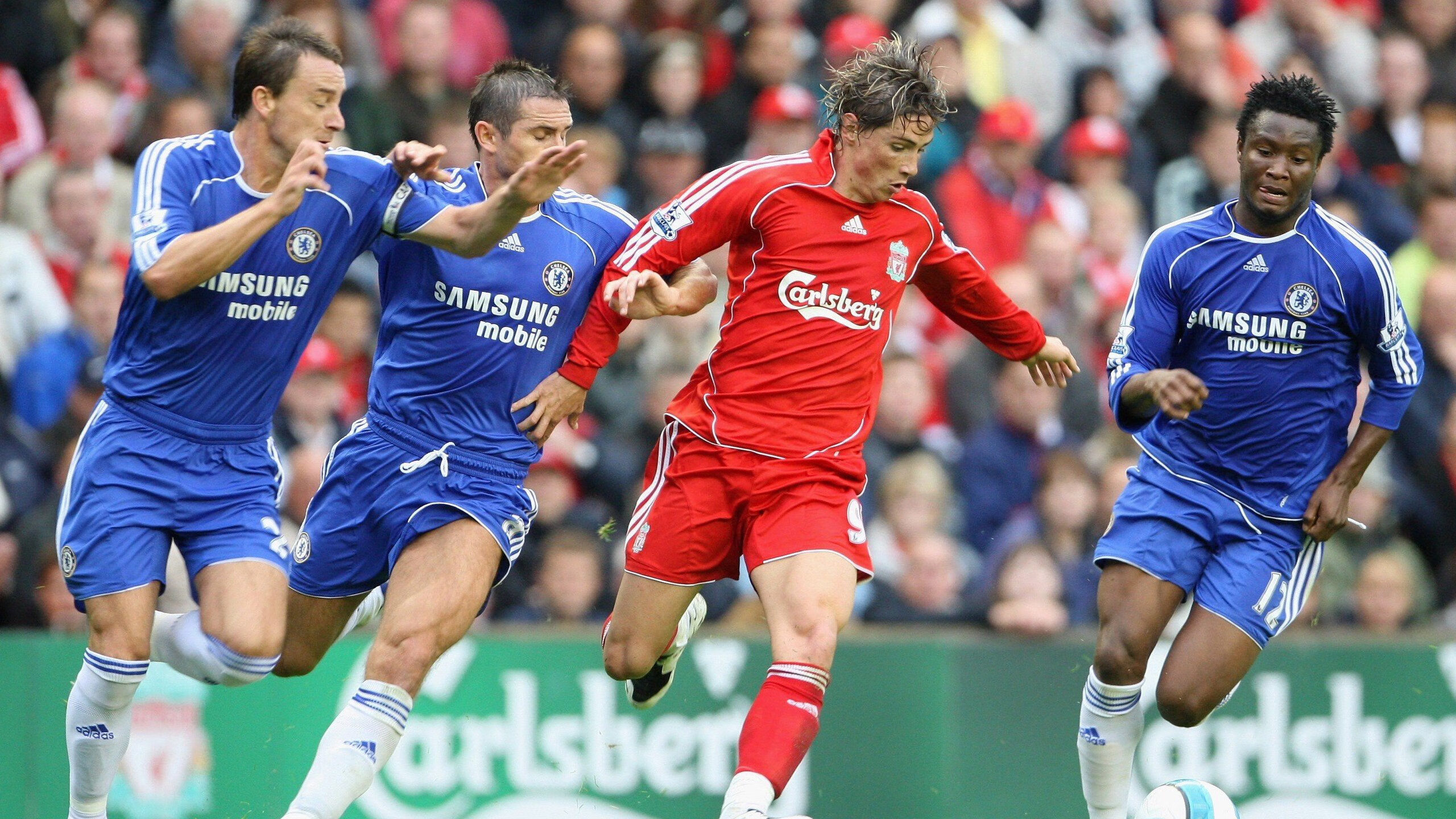 赛道与球场的双重统治，库里F1街道赛惊艳，湖人铁血防守锁死马刺