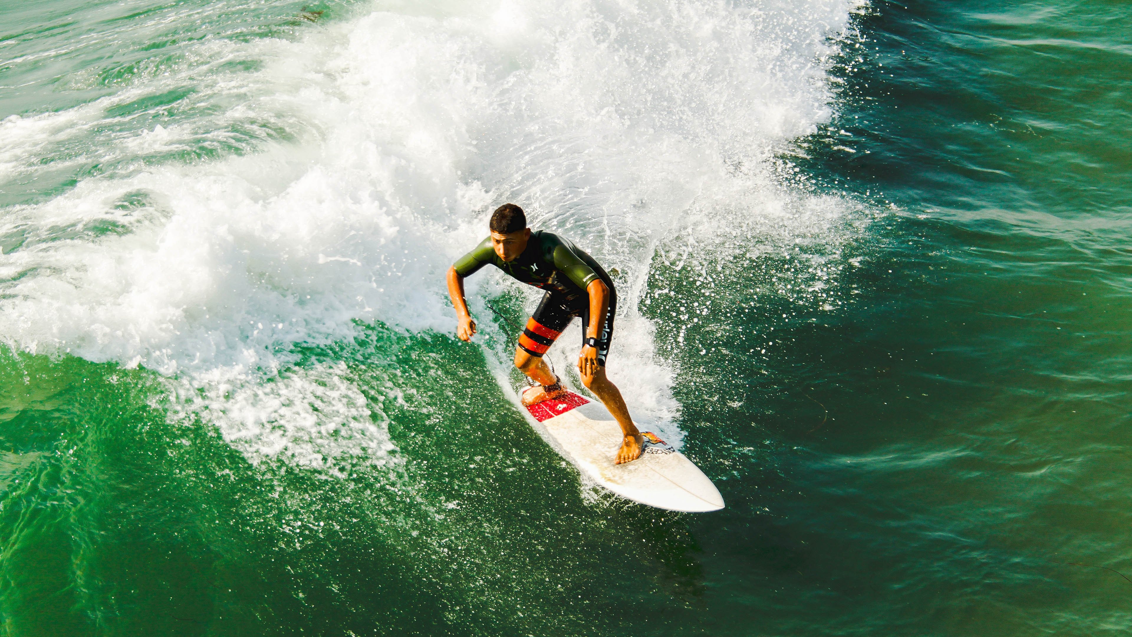秘鲁压制葡萄牙，F1年度争冠的意外隐喻