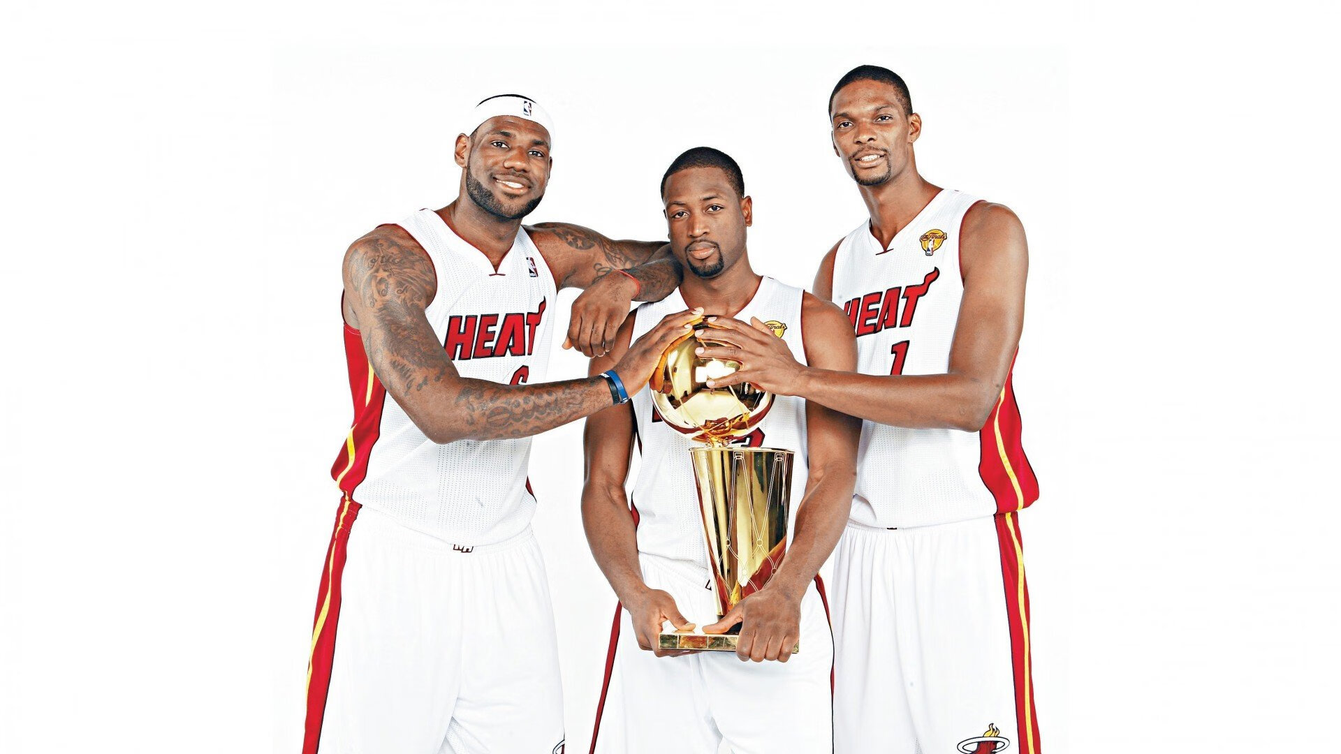 从安哥拉压哨奇迹到德甲争冠焦点战，绝杀时刻的体育魅力